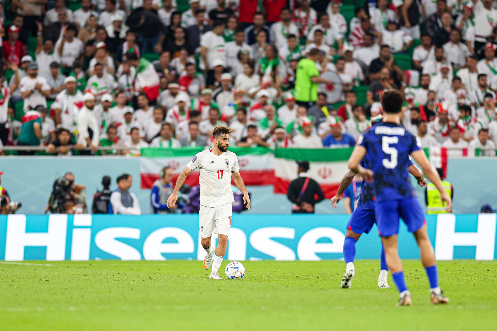Hoa Kỳ đã đánh bại Iran 1-0 ở bảng B của World Cup và tiến vào vòng 16 đội từ phía sau.