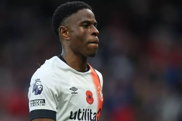 Chiedozie Ogbene của Luton dẫn đầu (Ảnh kubet)
