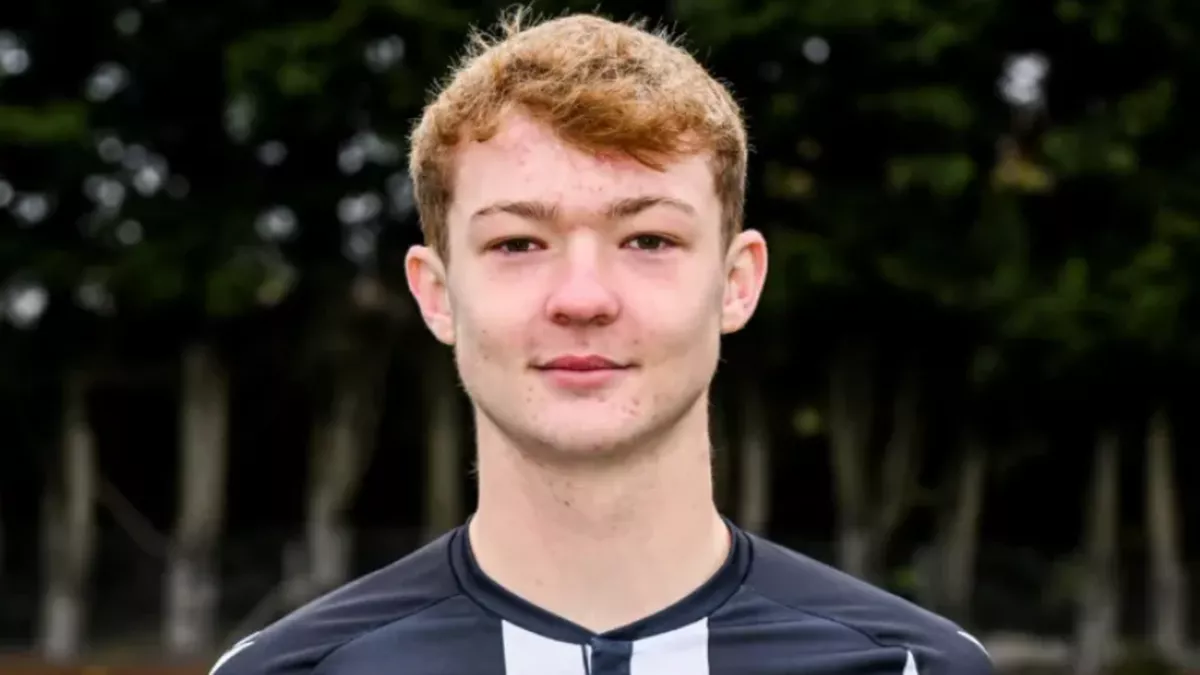 Cầu thủ bóng đá Grimsby Town, 16 tuổi, thiệt mạng trong vụ tai nạn kinh hoàng cùng cha khi câu lạc bộ tưởng nhớ-Kubet