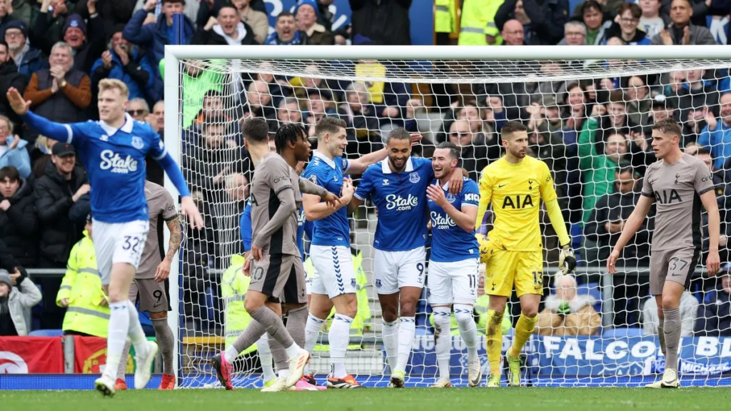 Everton giành được điểm muộn (Hình ảnh: Kubet)