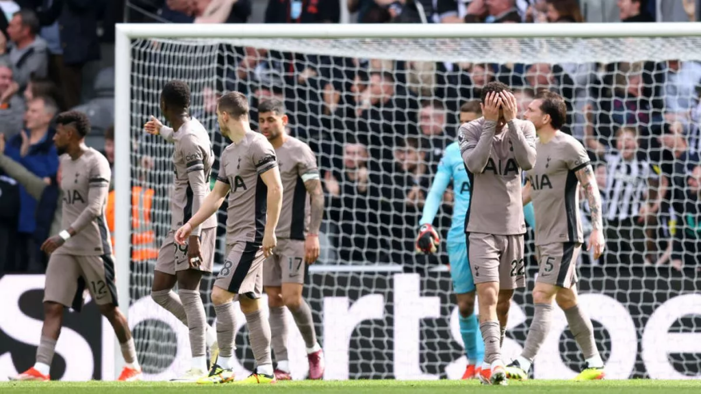 Tottenham rớt khỏi top 4 sau thất bại 0-4 trước Newcastle (ảnh Kubet)